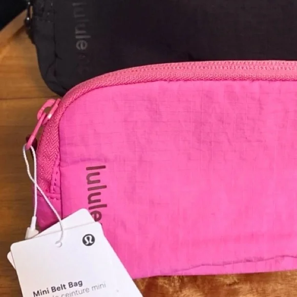 Lululemon Bundle of TWO Mini .7L Belt Bags | Sonic Pink & Black - Picture 15 of 15